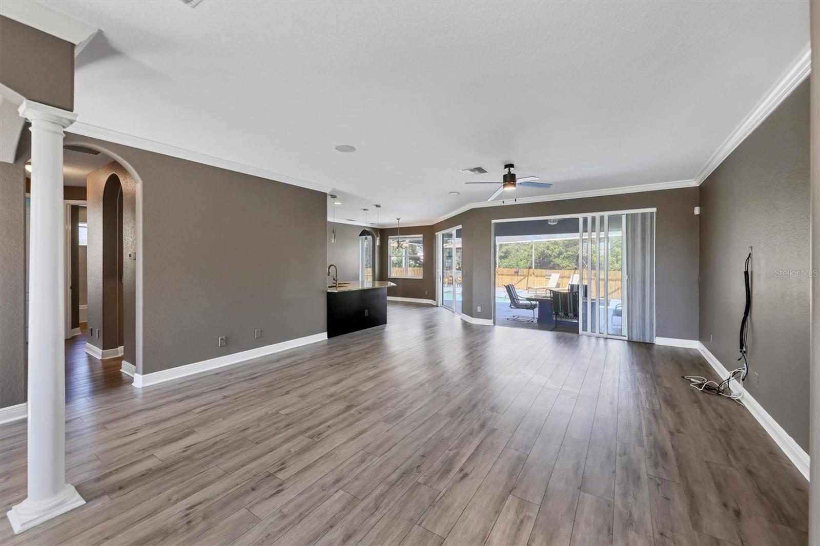 Image 7 of 33 For 1138 Hoover Street