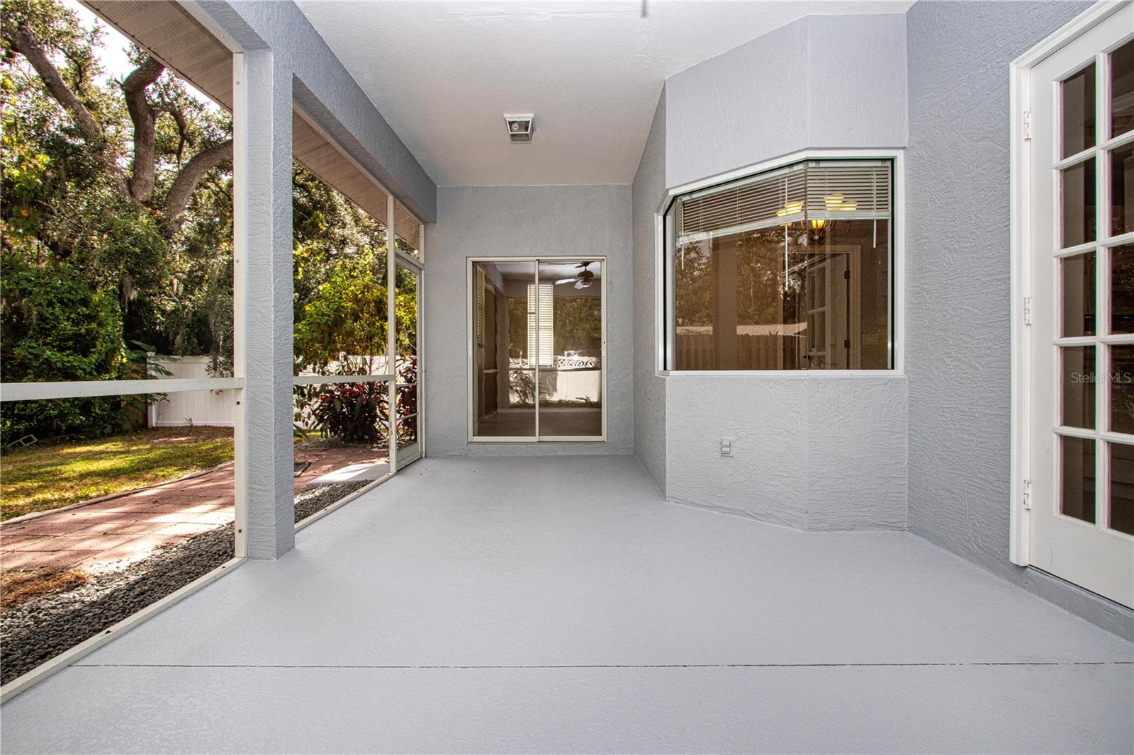 Image 42 of 49 For 2117 Huntington Avenue