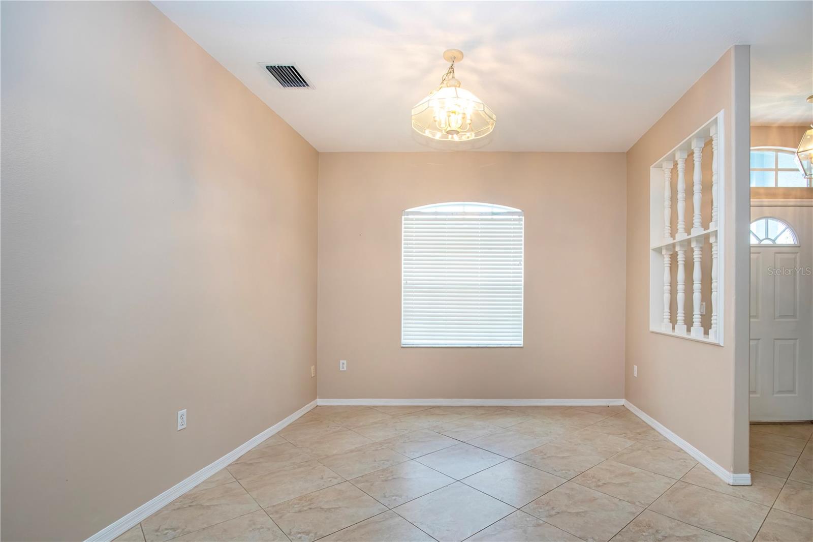 Image 7 of 49 For 2117 Huntington Avenue