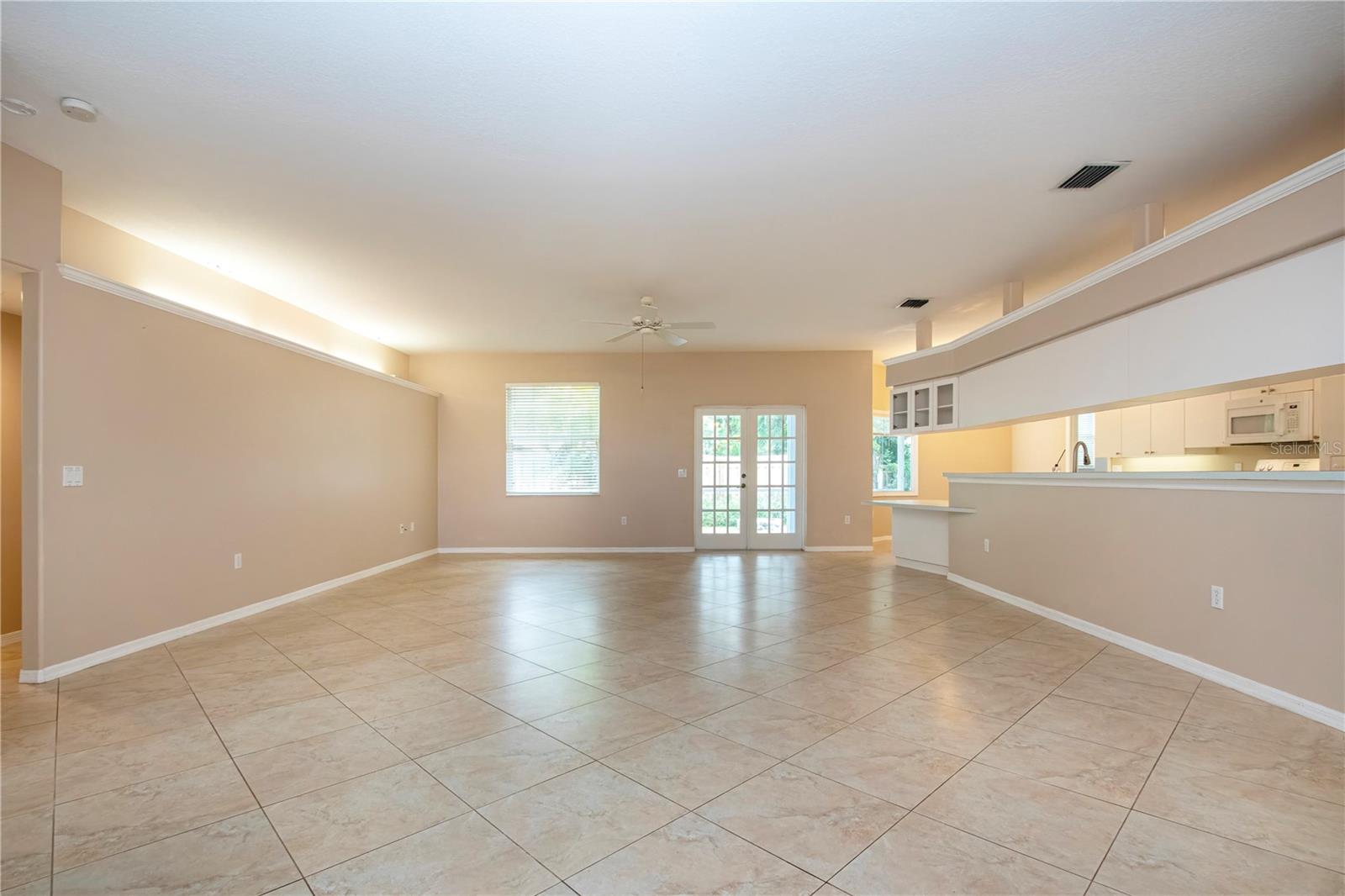 Image 8 of 49 For 2117 Huntington Avenue