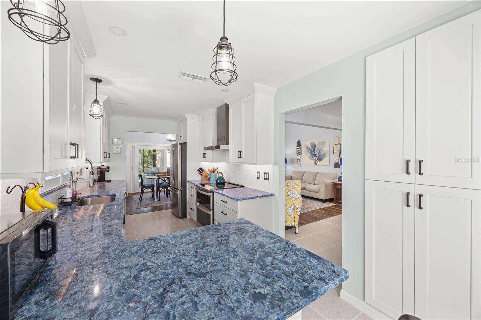 Image 13 of 31 For 4519 La Jolla Drive