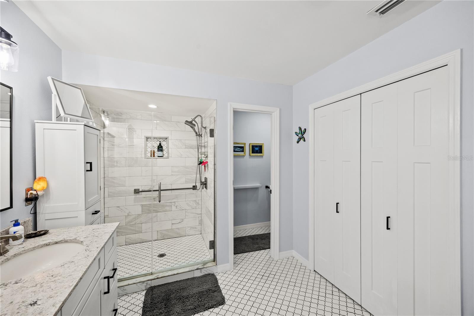 Image 22 of 31 For 4519 La Jolla Drive