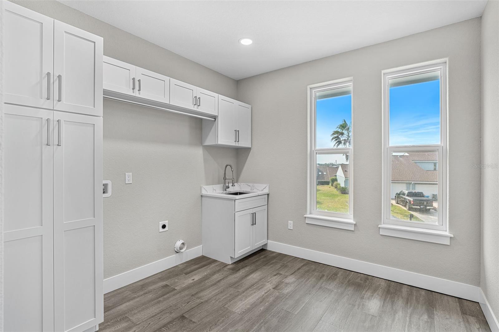 Image 16 of 43 For 1752 Central Avenue