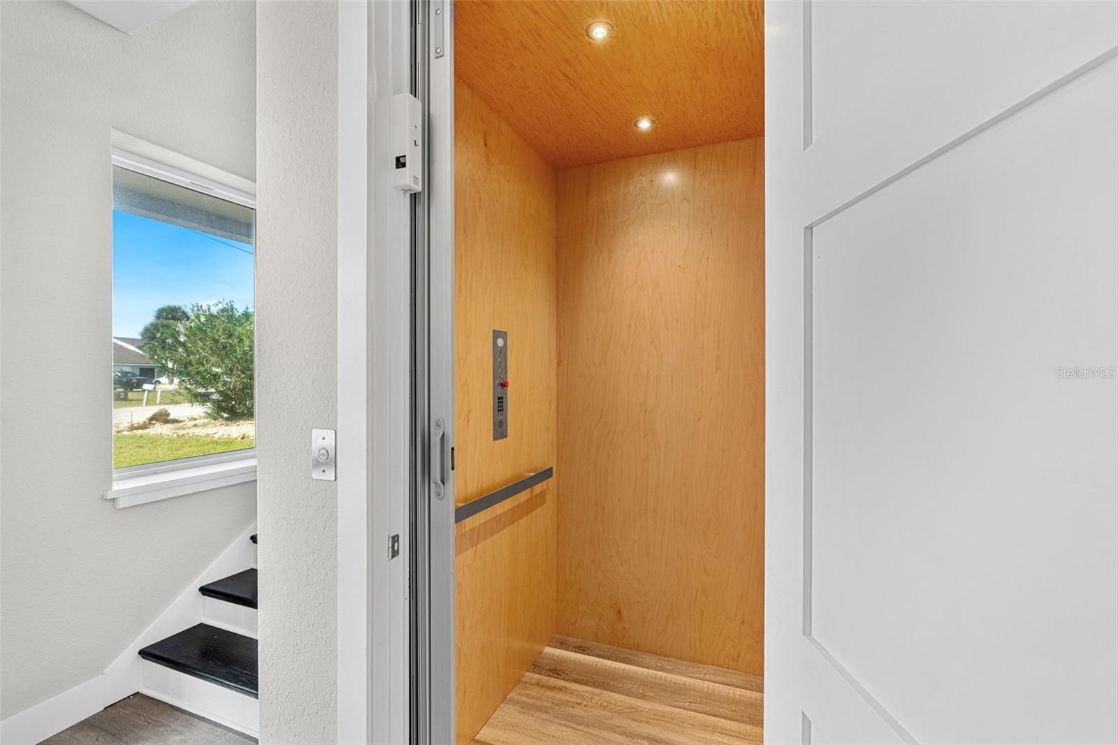 Image 19 of 43 For 1752 Central Avenue