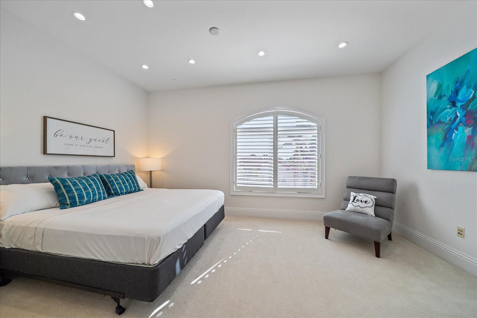 Image 77 of 81 For 4136 Roberts Point Circle