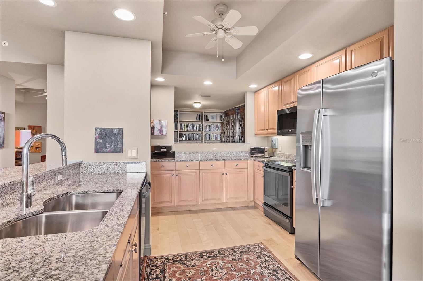 Image 20 of 57 For 800 Tamiami Trail 808