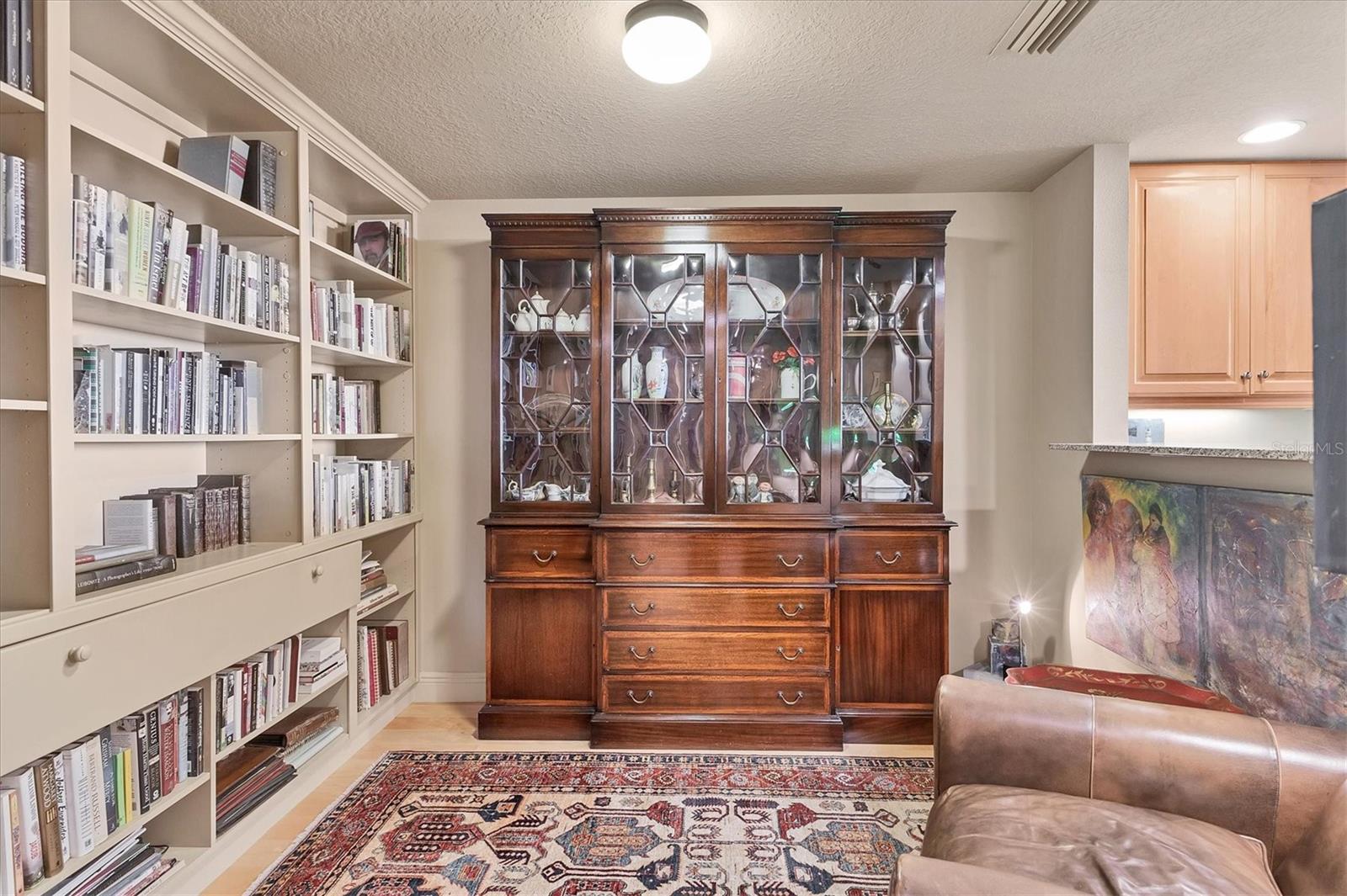 Image 24 of 57 For 800 Tamiami Trail 808