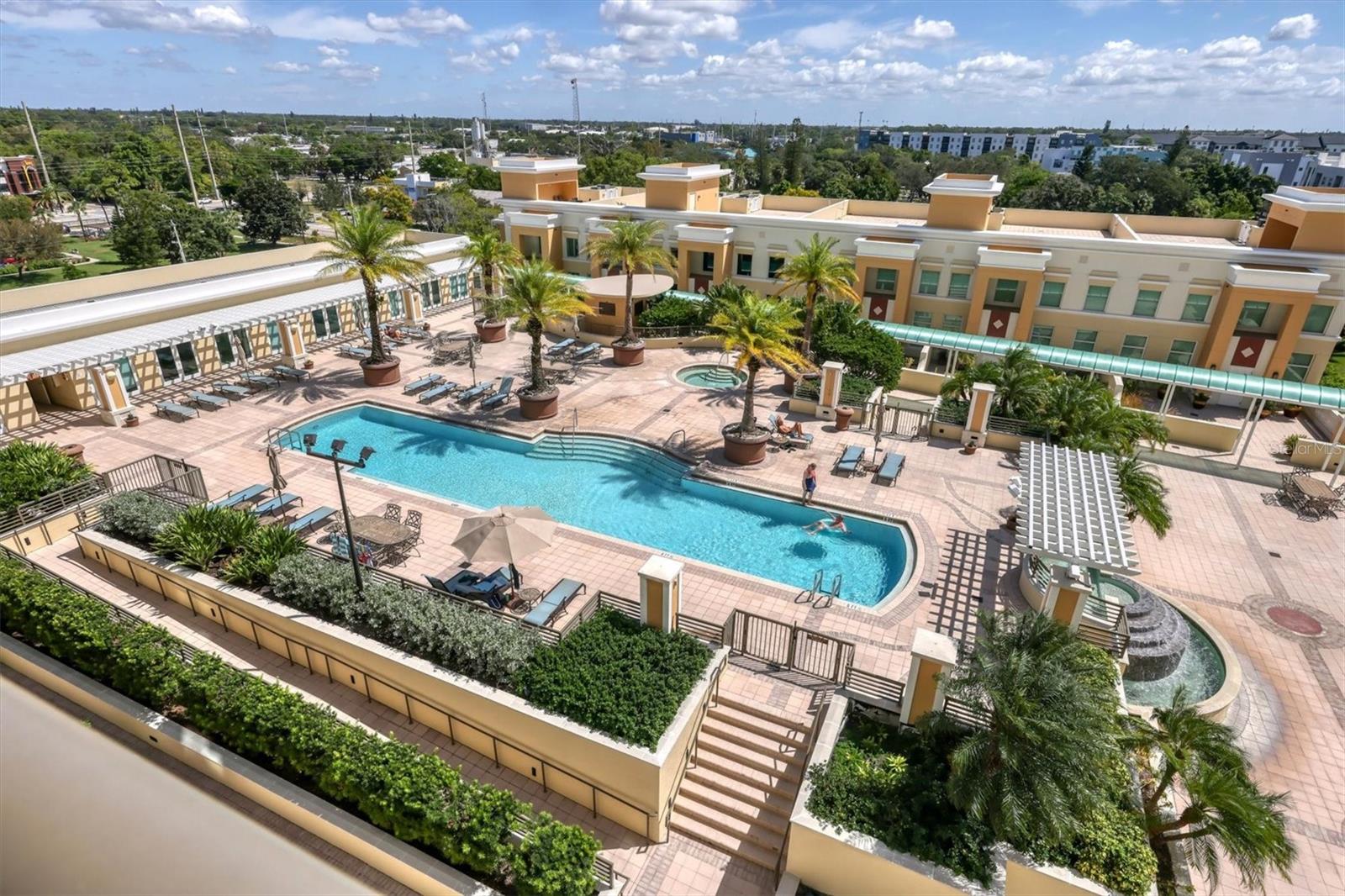 Image 32 of 57 For 800 Tamiami Trail 808