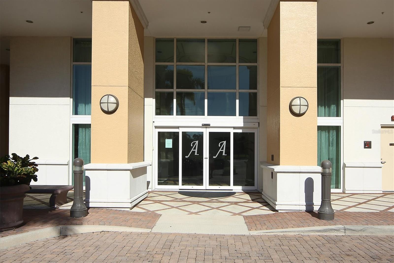 Image 5 of 57 For 800 Tamiami Trail 808