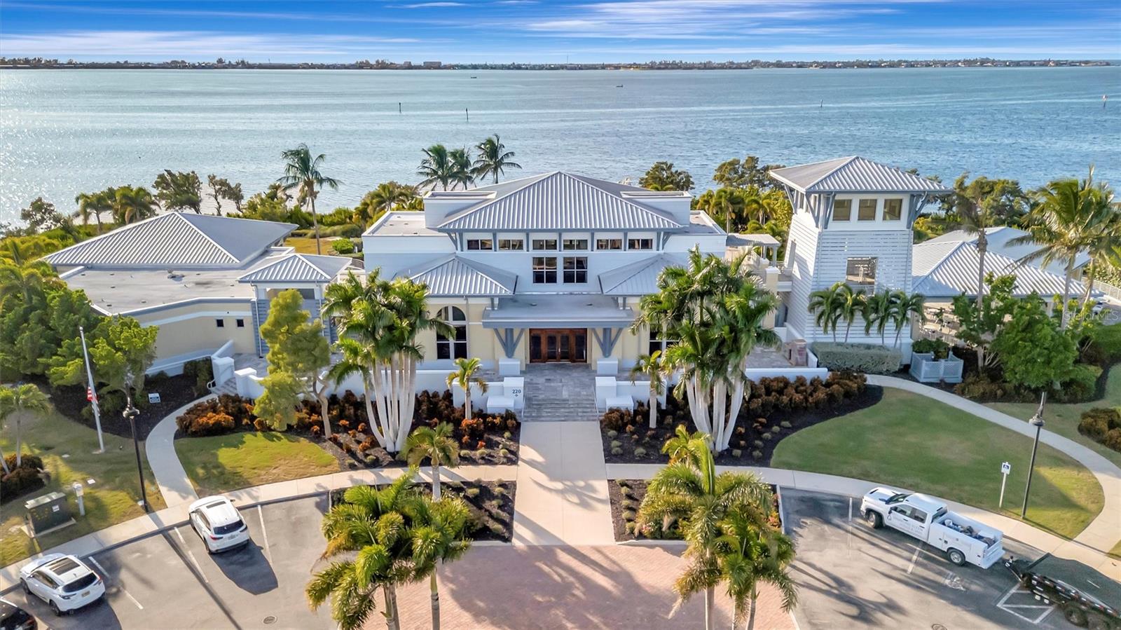 Image 16 of 95 For 246 Sapphire Lake Drive 201