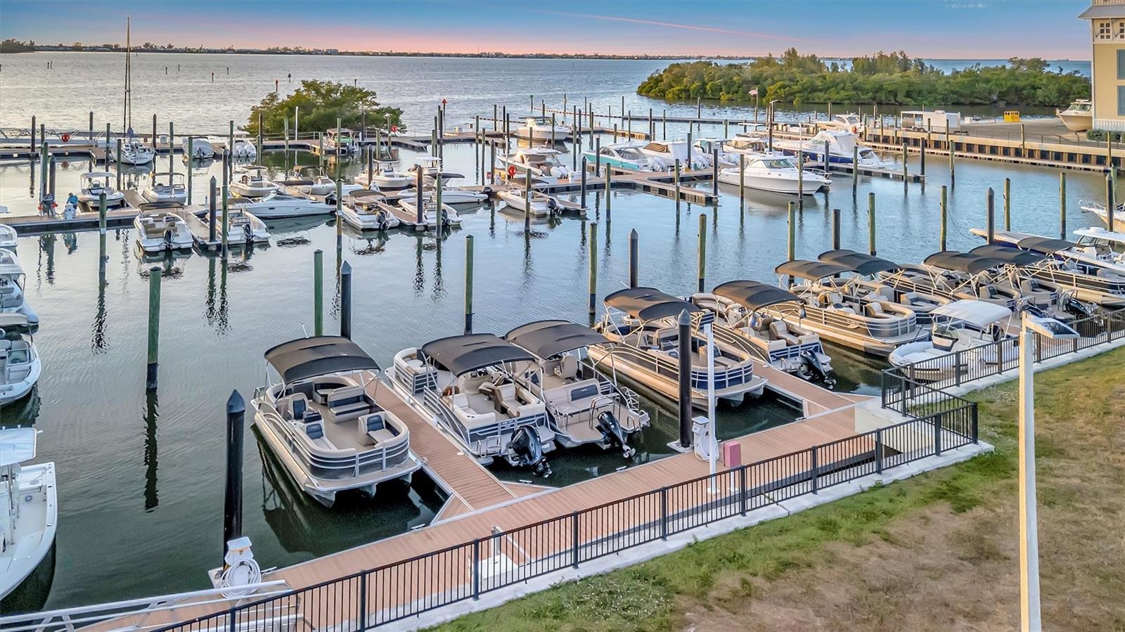 Image 18 of 95 For 246 Sapphire Lake Drive 201