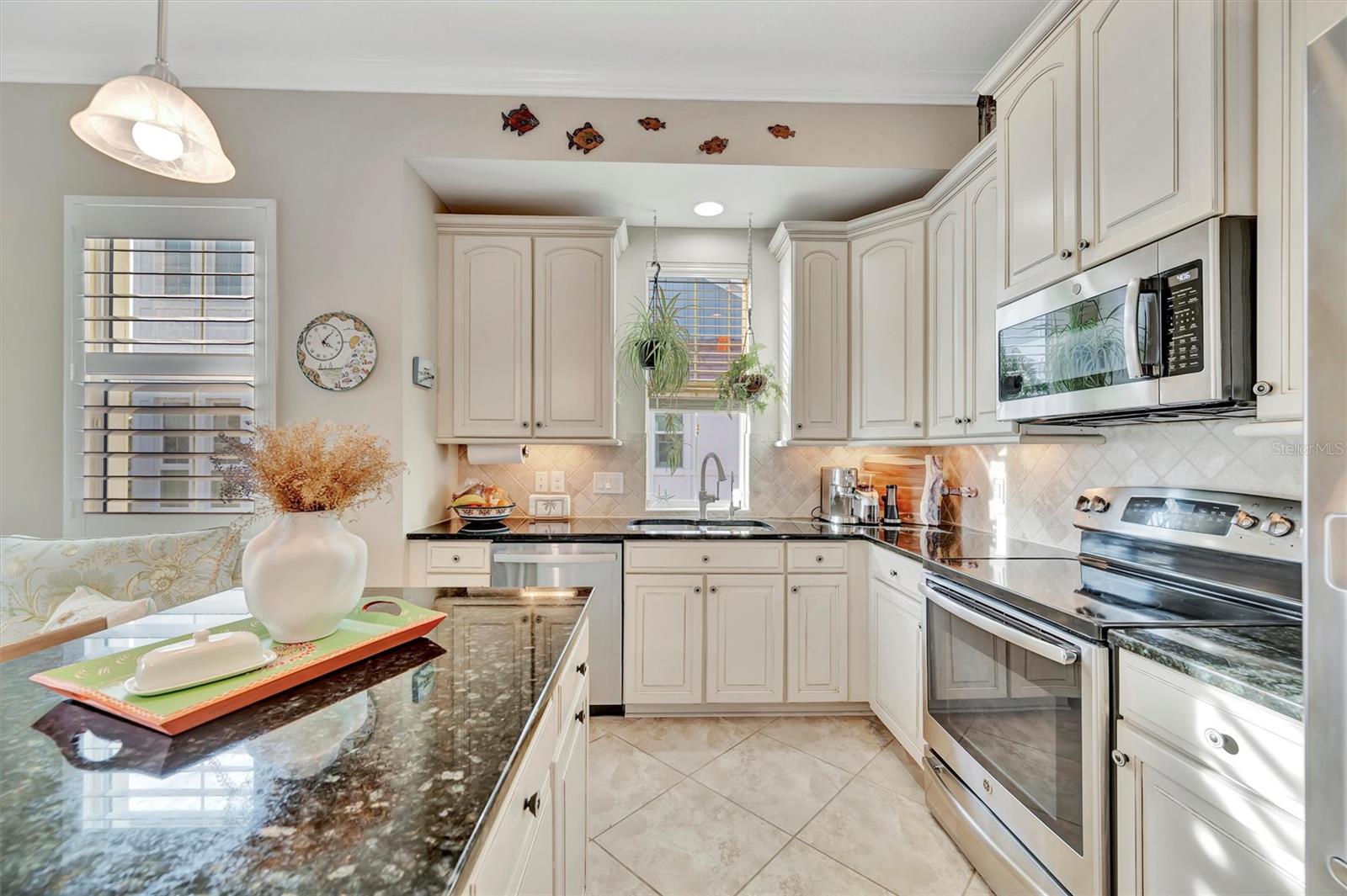 Image 33 of 95 For 246 Sapphire Lake Drive 201