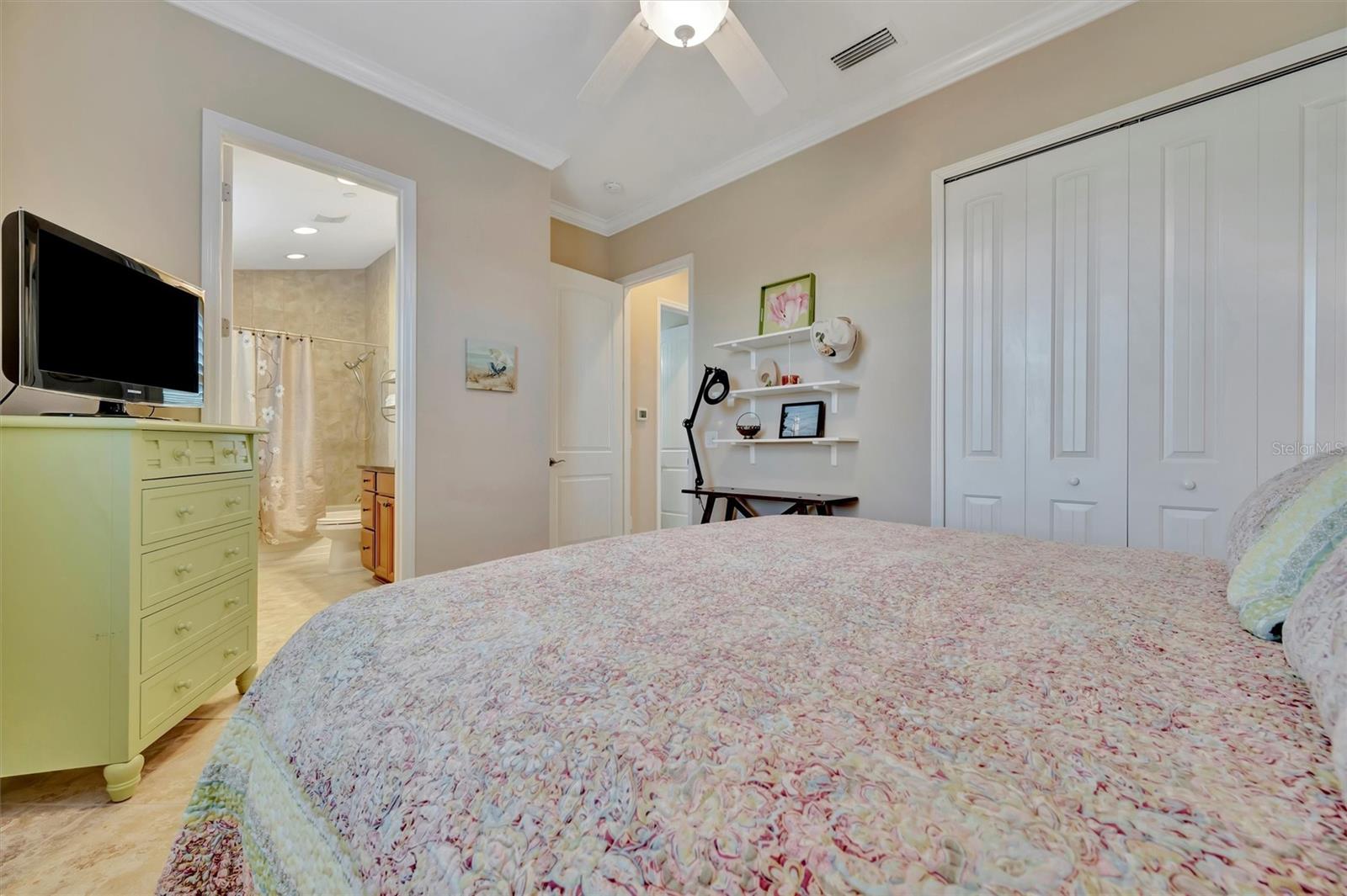 Image 52 of 95 For 246 Sapphire Lake Drive 201