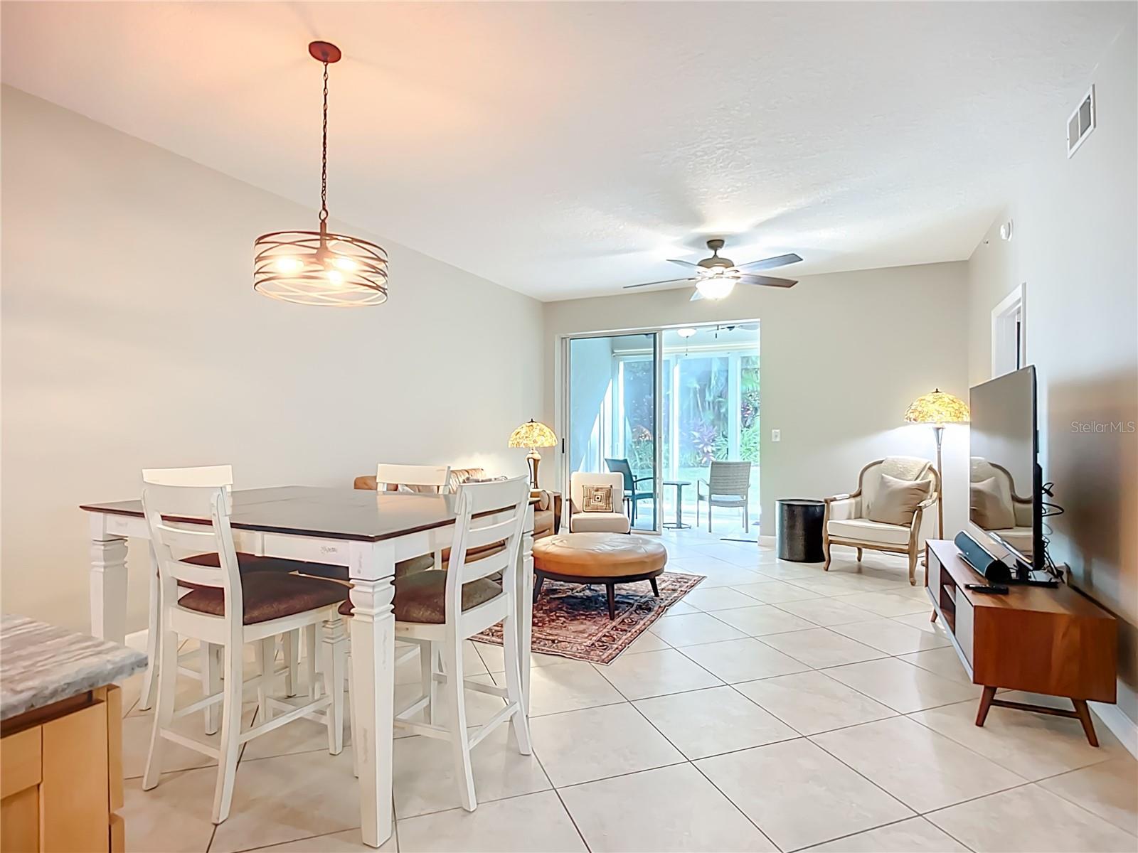 Image 15 of 45 For 8355 Glenrose Way 112