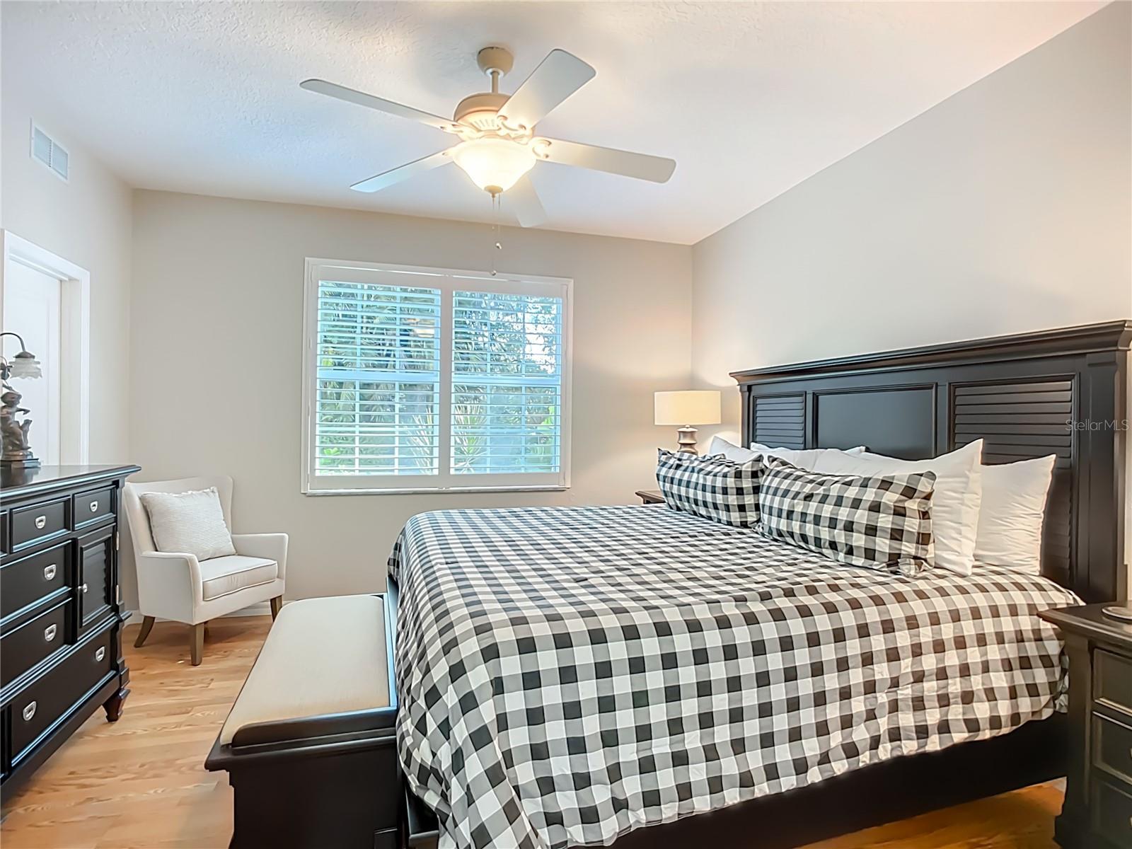 Image 20 of 45 For 8355 Glenrose Way 112