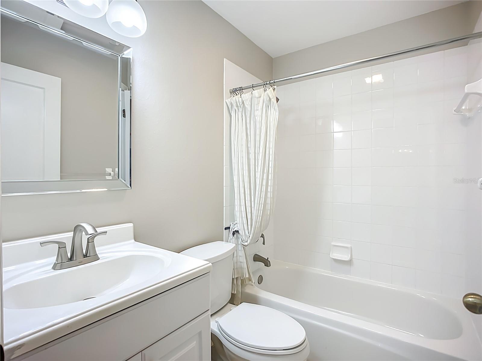 Image 27 of 45 For 8355 Glenrose Way 112