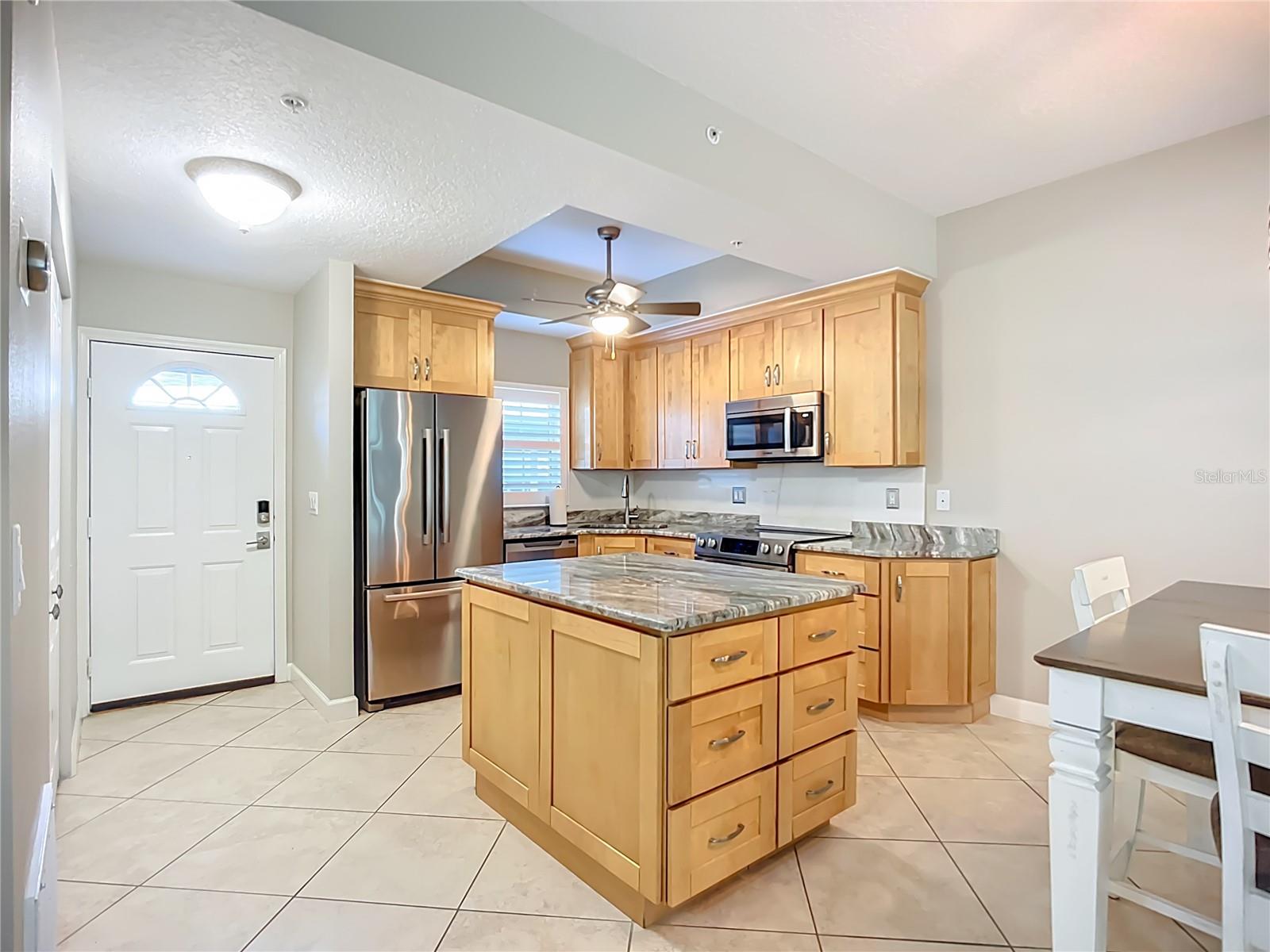 Image 4 of 45 For 8355 Glenrose Way 112