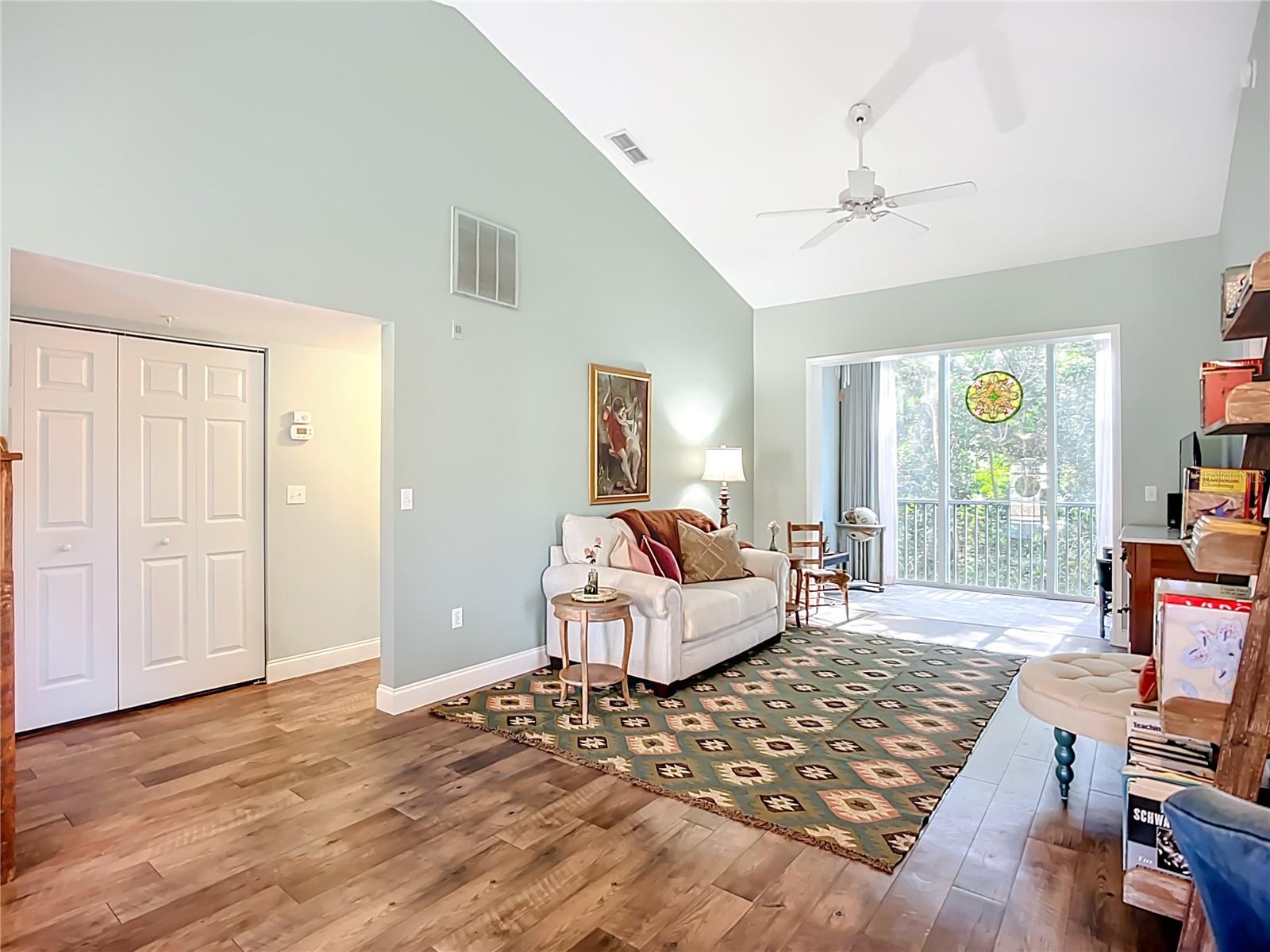 Image 15 of 52 For 4240 Breezeway Boulevard 325