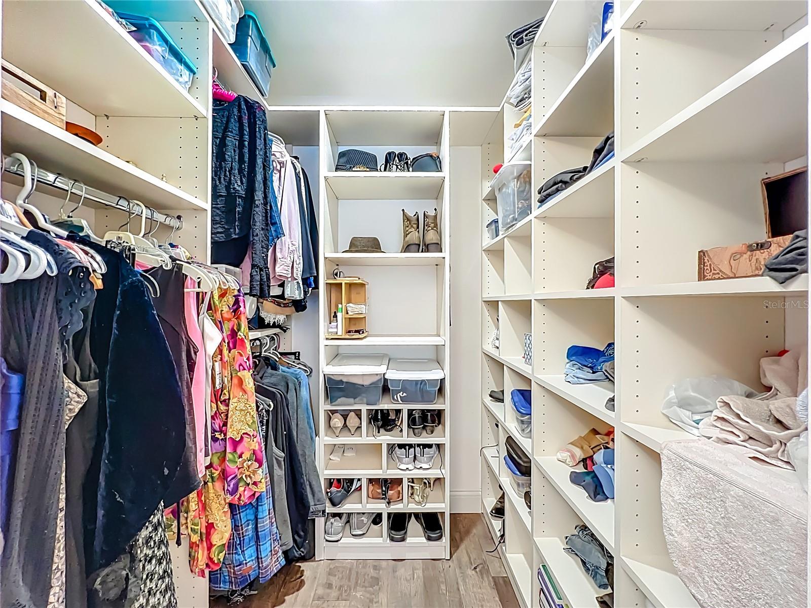 Image 34 of 52 For 4240 Breezeway Boulevard 325