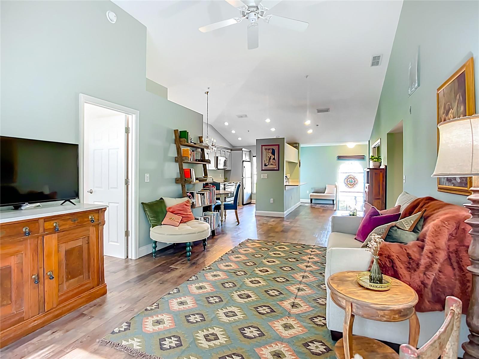 Image 7 of 52 For 4240 Breezeway Boulevard 325