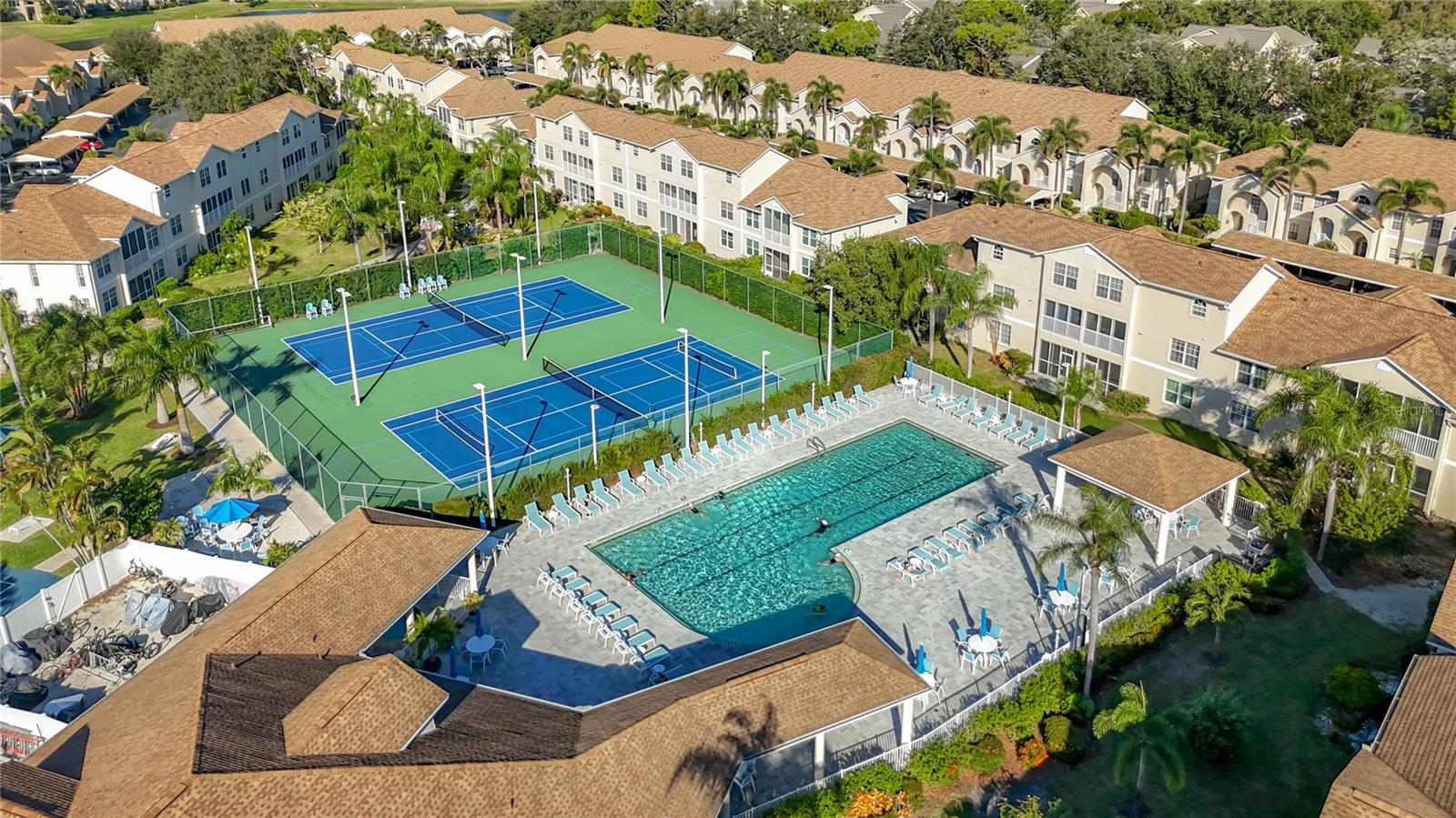 Image 9 of 52 For 4240 Breezeway Boulevard 325