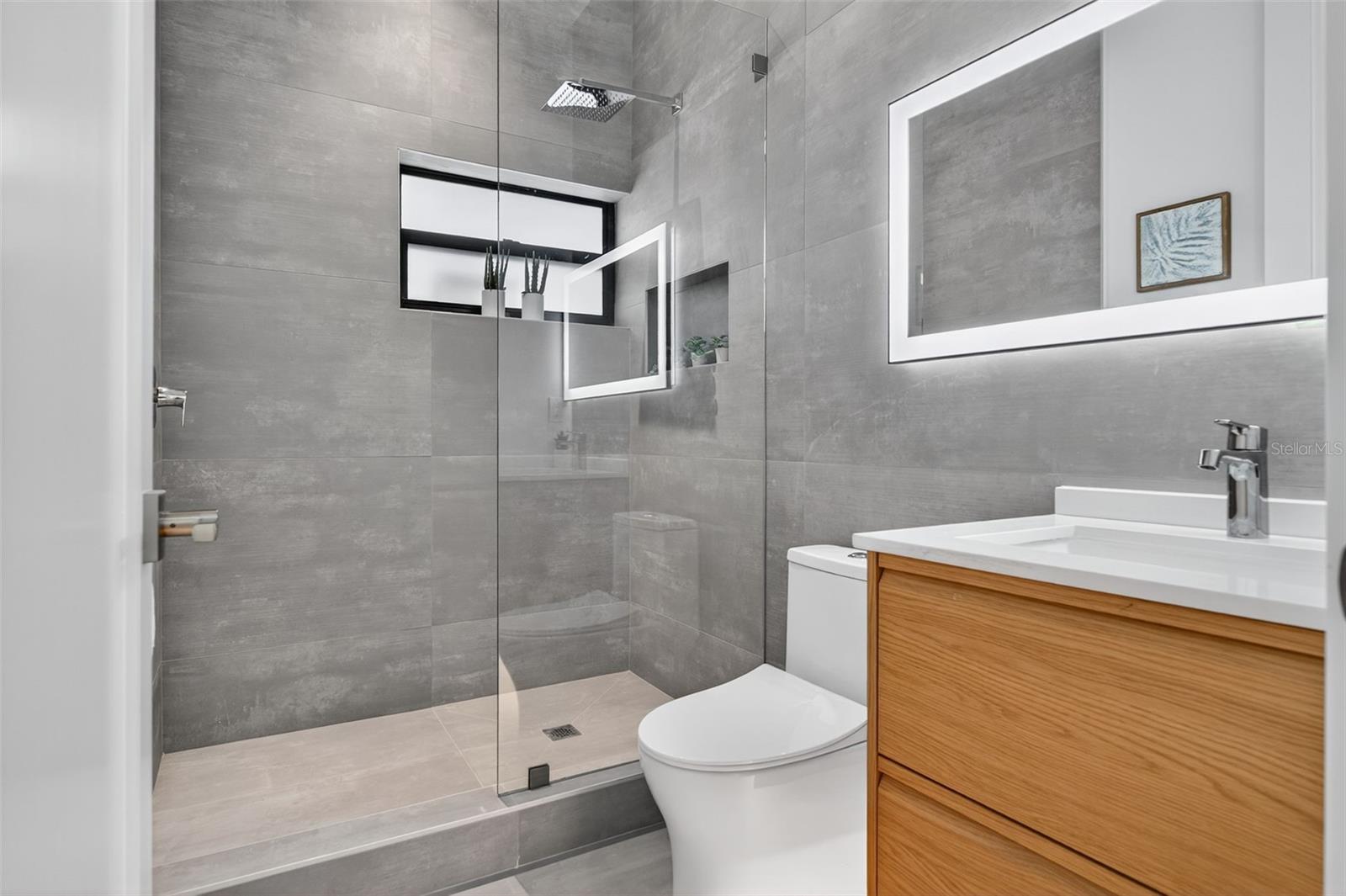 Image 31 of 40 For 2306 Valencia Drive