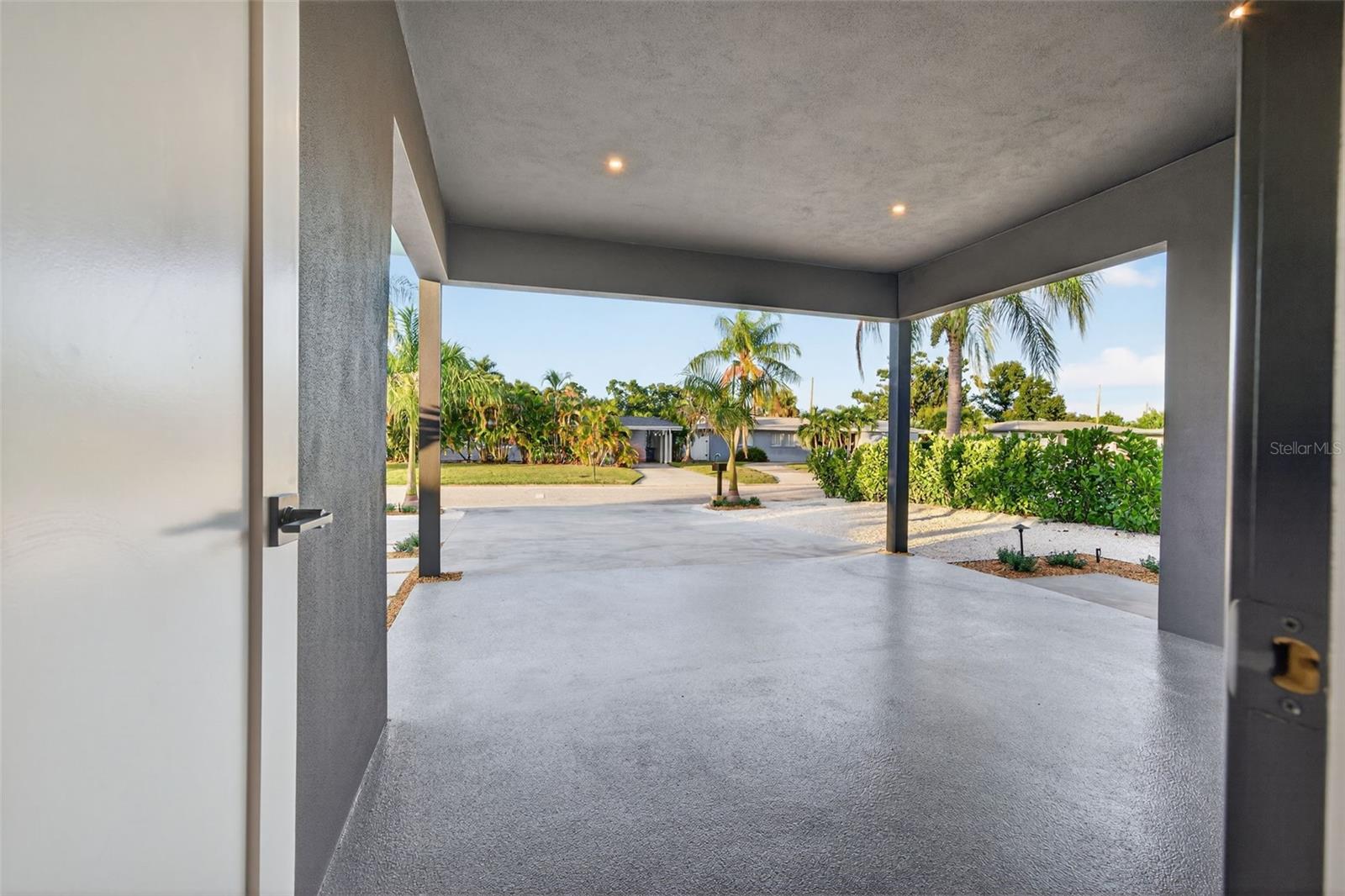 Image 33 of 40 For 2306 Valencia Drive