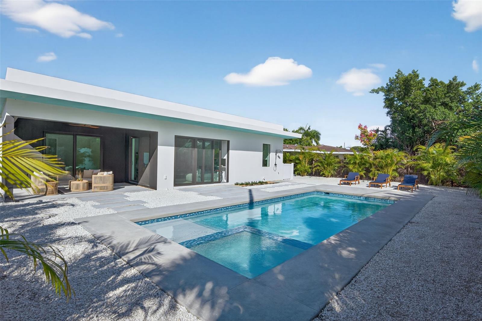 Image 36 of 40 For 2306 Valencia Drive