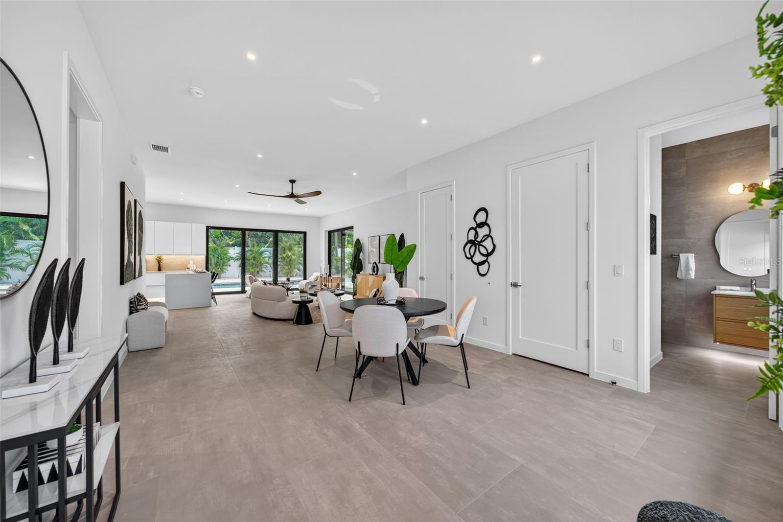 Image 5 of 40 For 2306 Valencia Drive