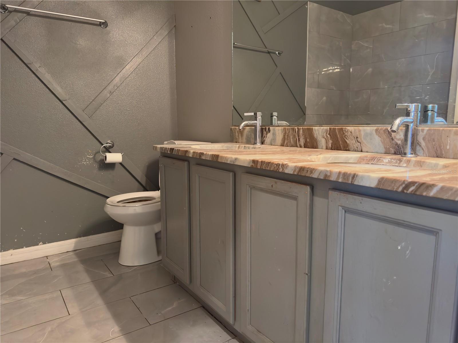 Listing photo id 11 for 403 Thicket Crest Road