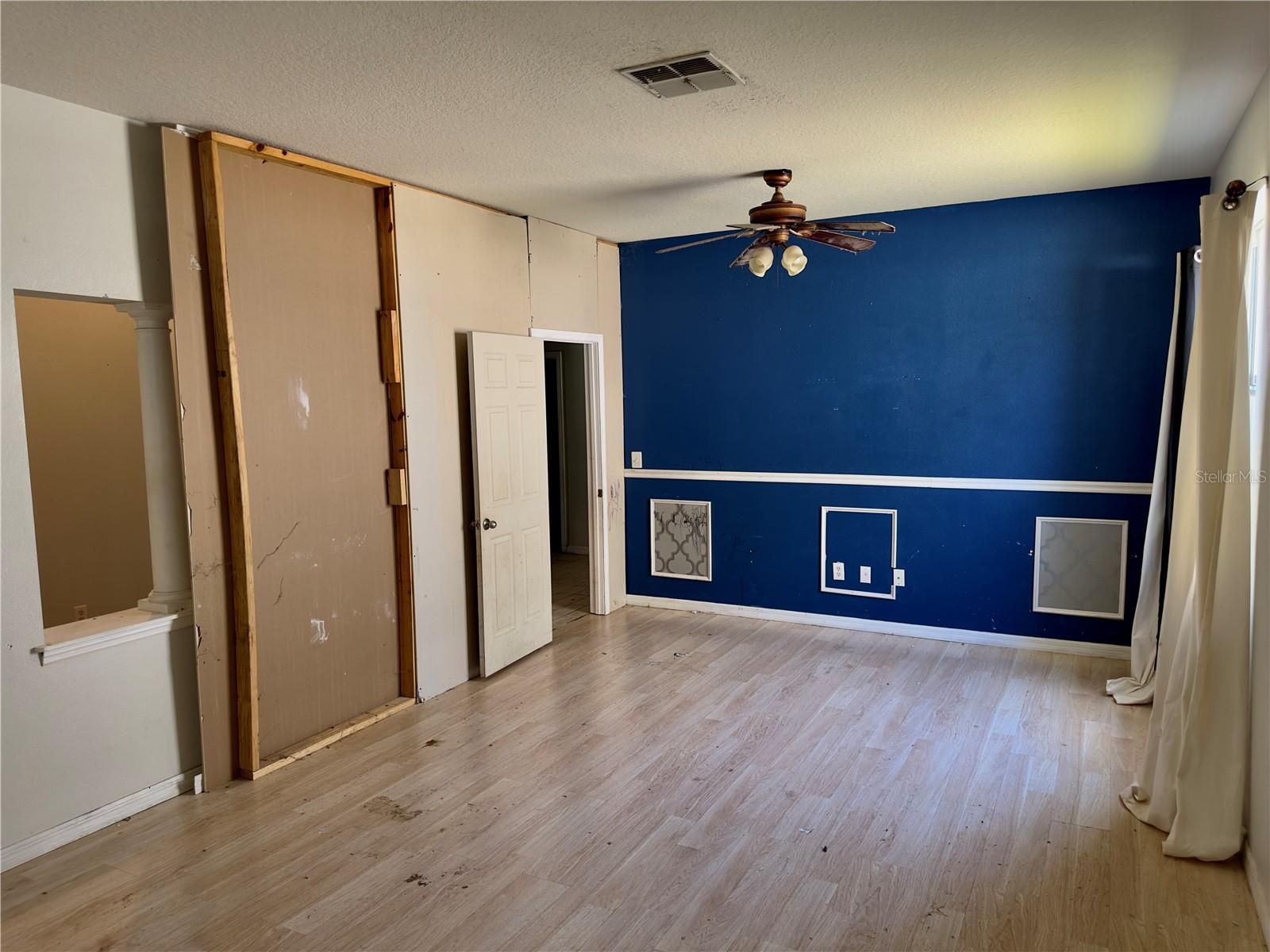 Listing photo id 4 for 403 Thicket Crest Road