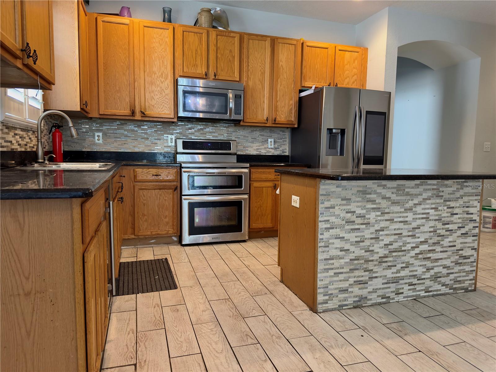 Listing photo id 7 for 403 Thicket Crest Road