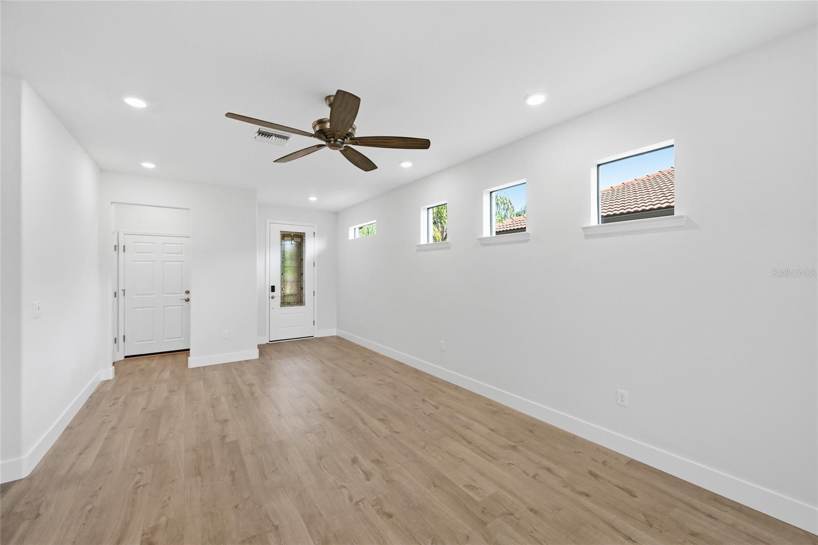 Image 13 of 56 For 17029 Hampton Falls Terrace