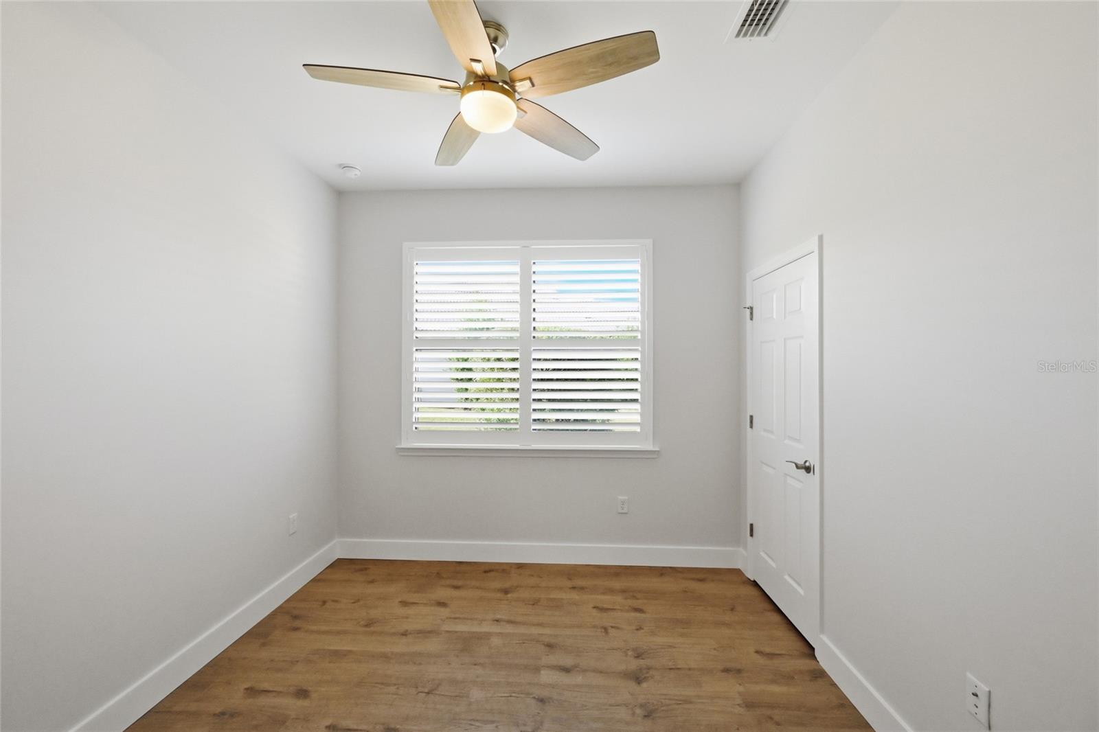 Image 29 of 56 For 17029 Hampton Falls Terrace