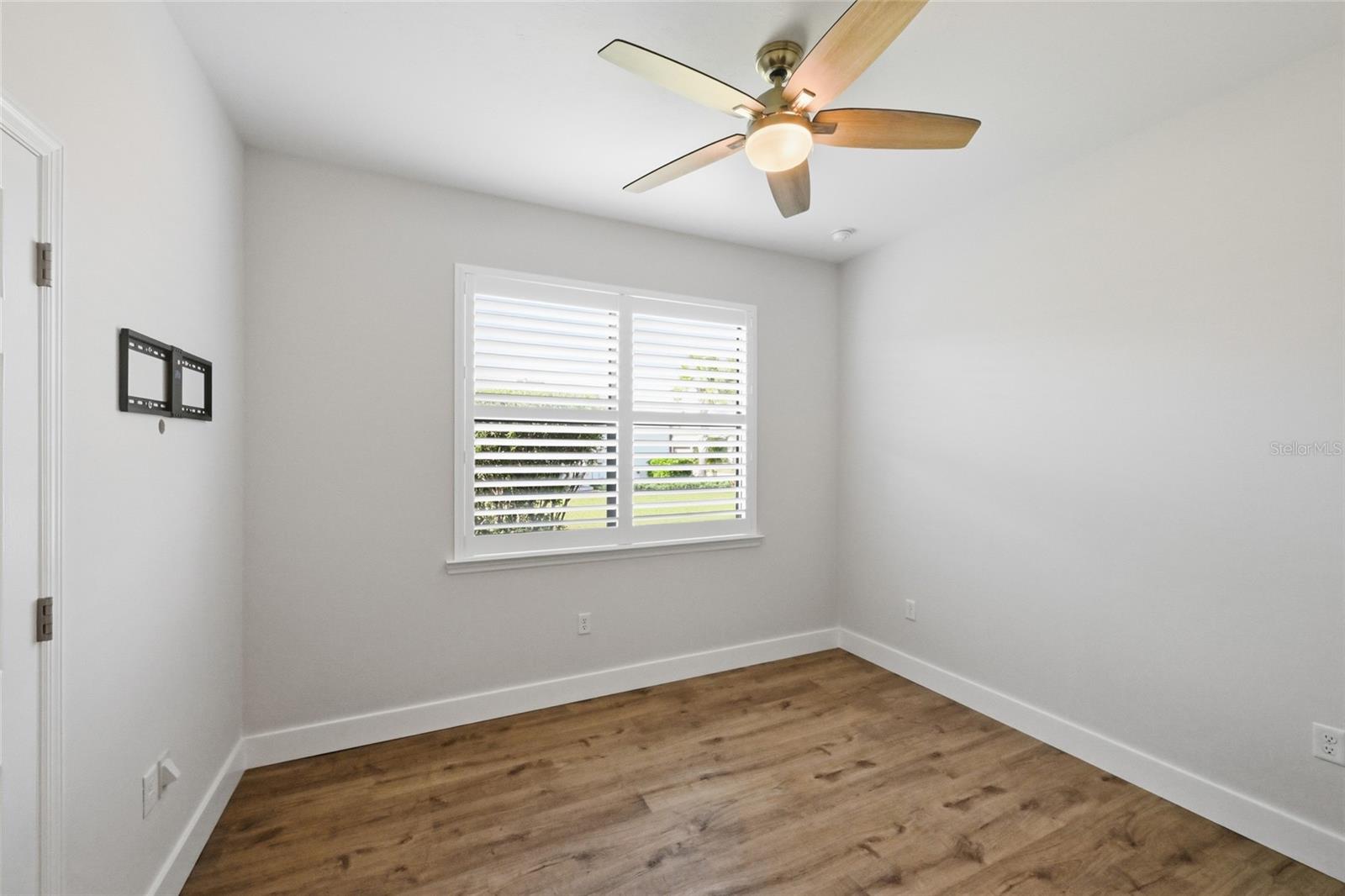 Image 31 of 56 For 17029 Hampton Falls Terrace