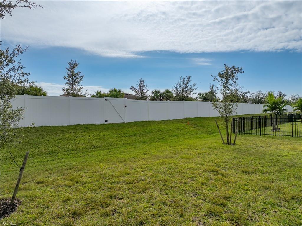 Image 38 of 49 For 3296 Altimira Drive