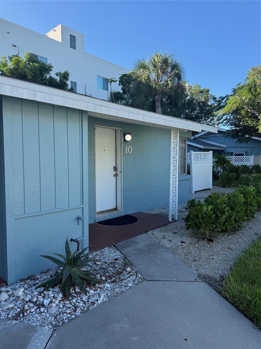Details for 170 Roosevelt Drive 6, SARASOTA, FL 34236