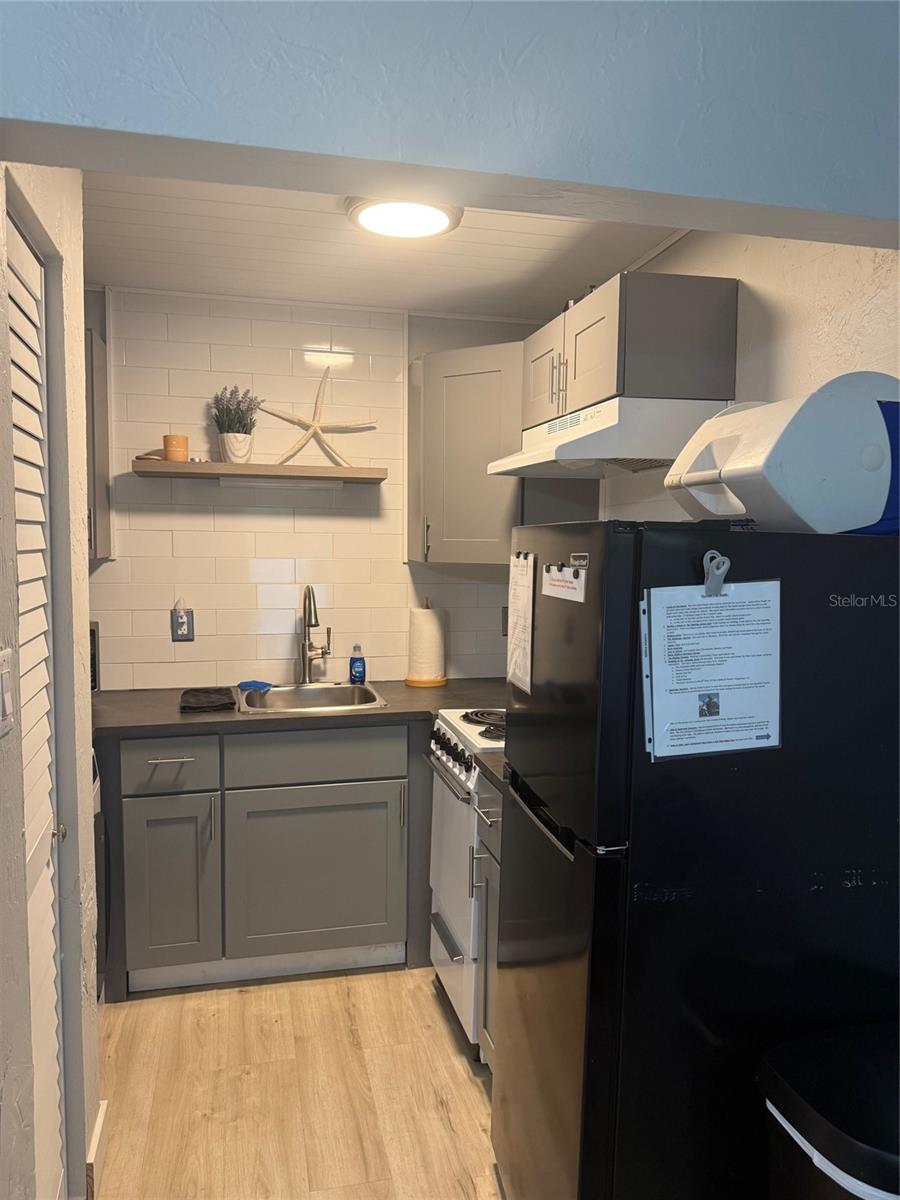 Image 10 of 29 For 170 Roosevelt Drive 6