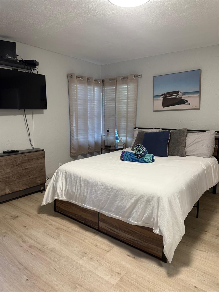 Image 20 of 29 For 170 Roosevelt Drive 6