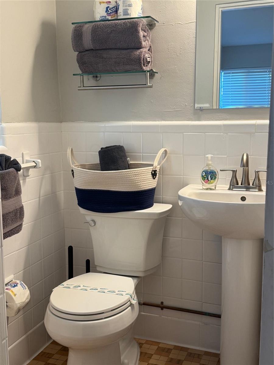 Image 21 of 29 For 170 Roosevelt Drive 6