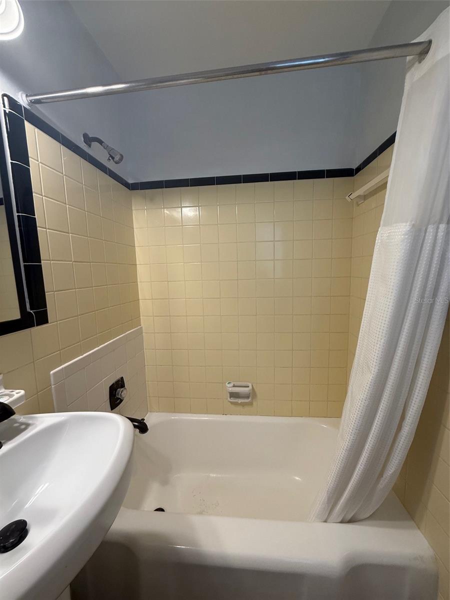 Image 27 of 29 For 170 Roosevelt Drive 6