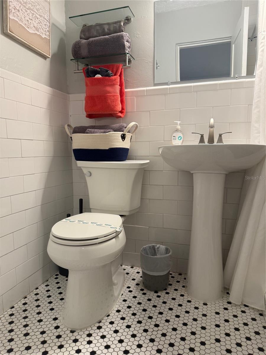 Image 28 of 29 For 170 Roosevelt Drive 6