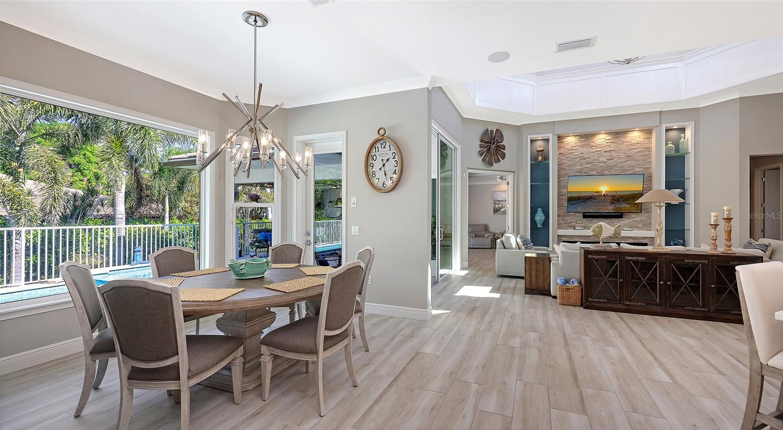 Image 18 of 55 For 335 Bob White Way