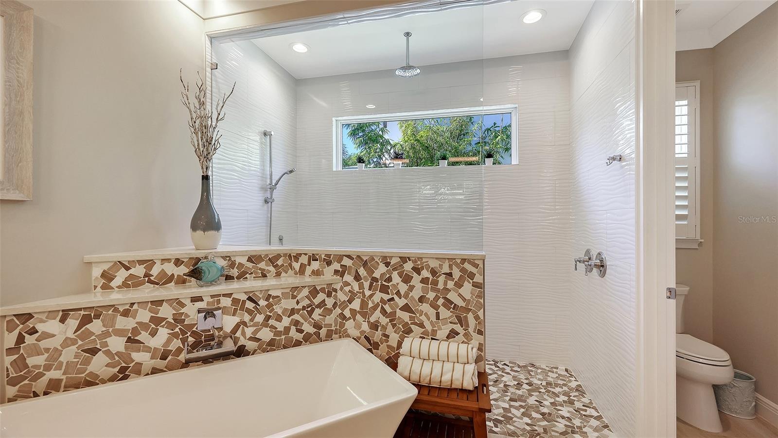 Image 33 of 55 For 335 Bob White Way