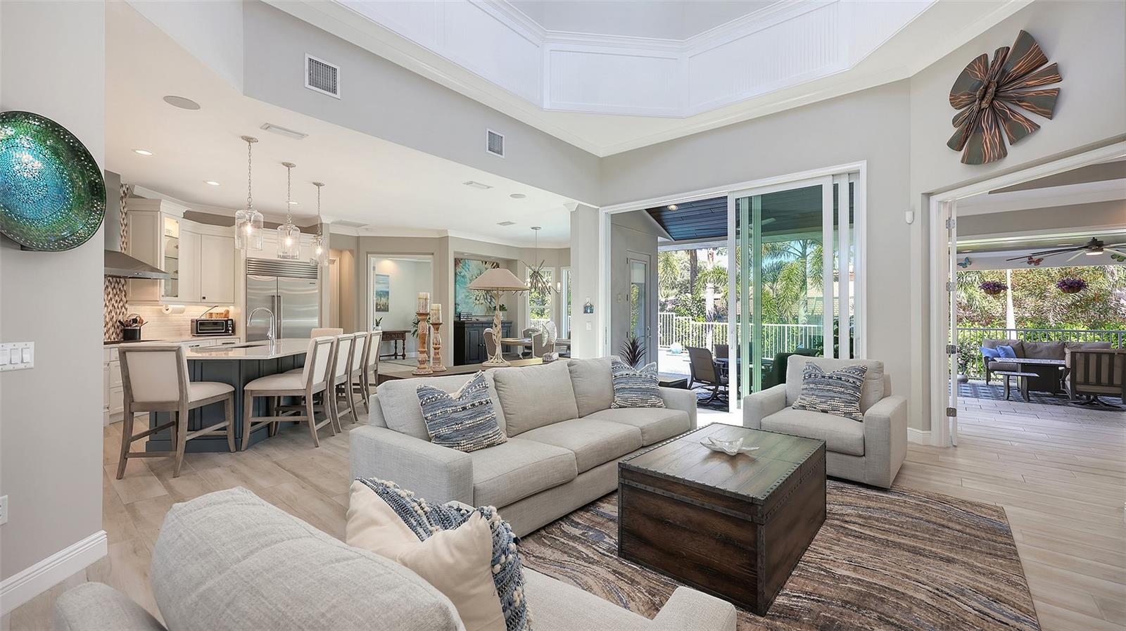 Image 7 of 55 For 335 Bob White Way