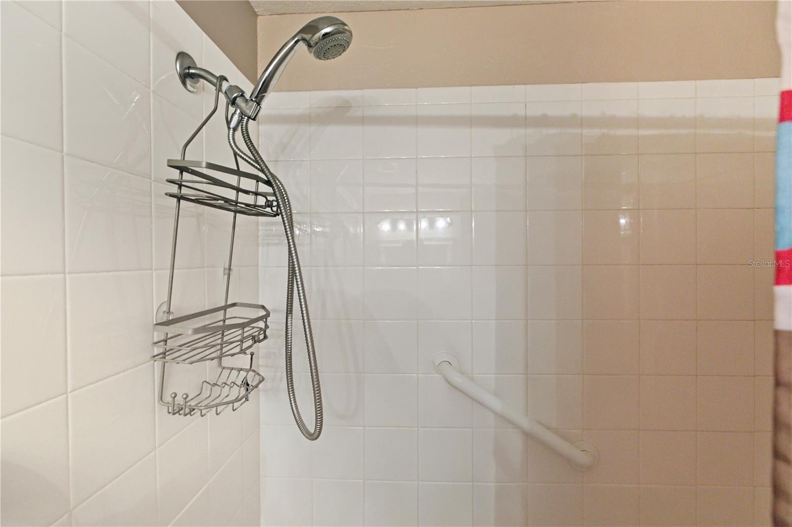 Image 21 of 35 For 5122 Northridge Road 107