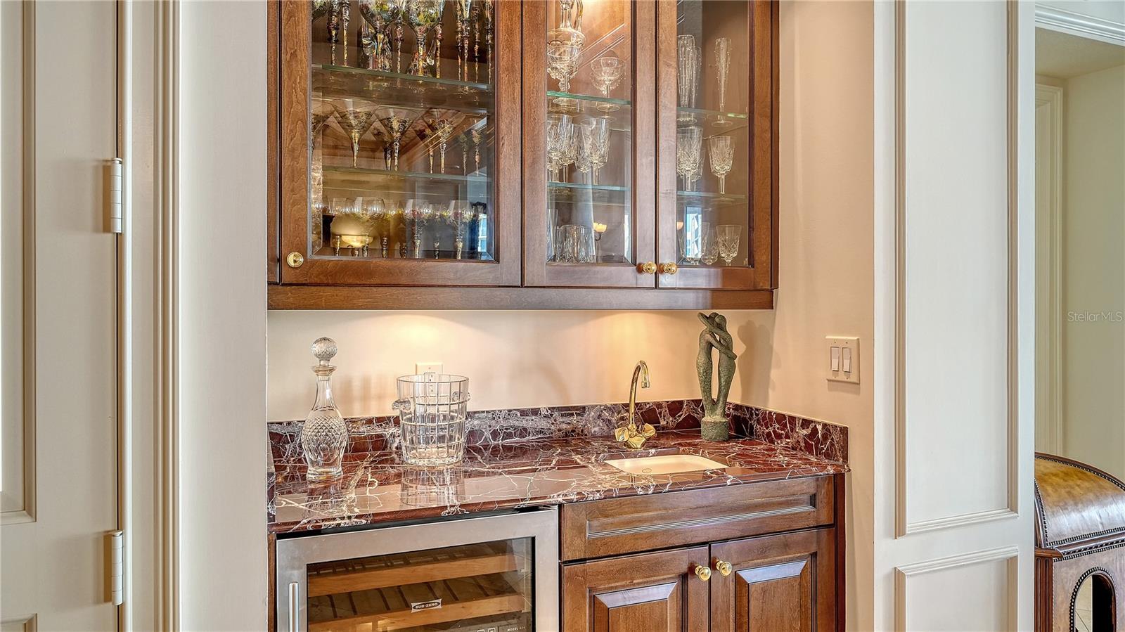 Image 6 of 47 For 1300 Benjamin Franklin Drive 505