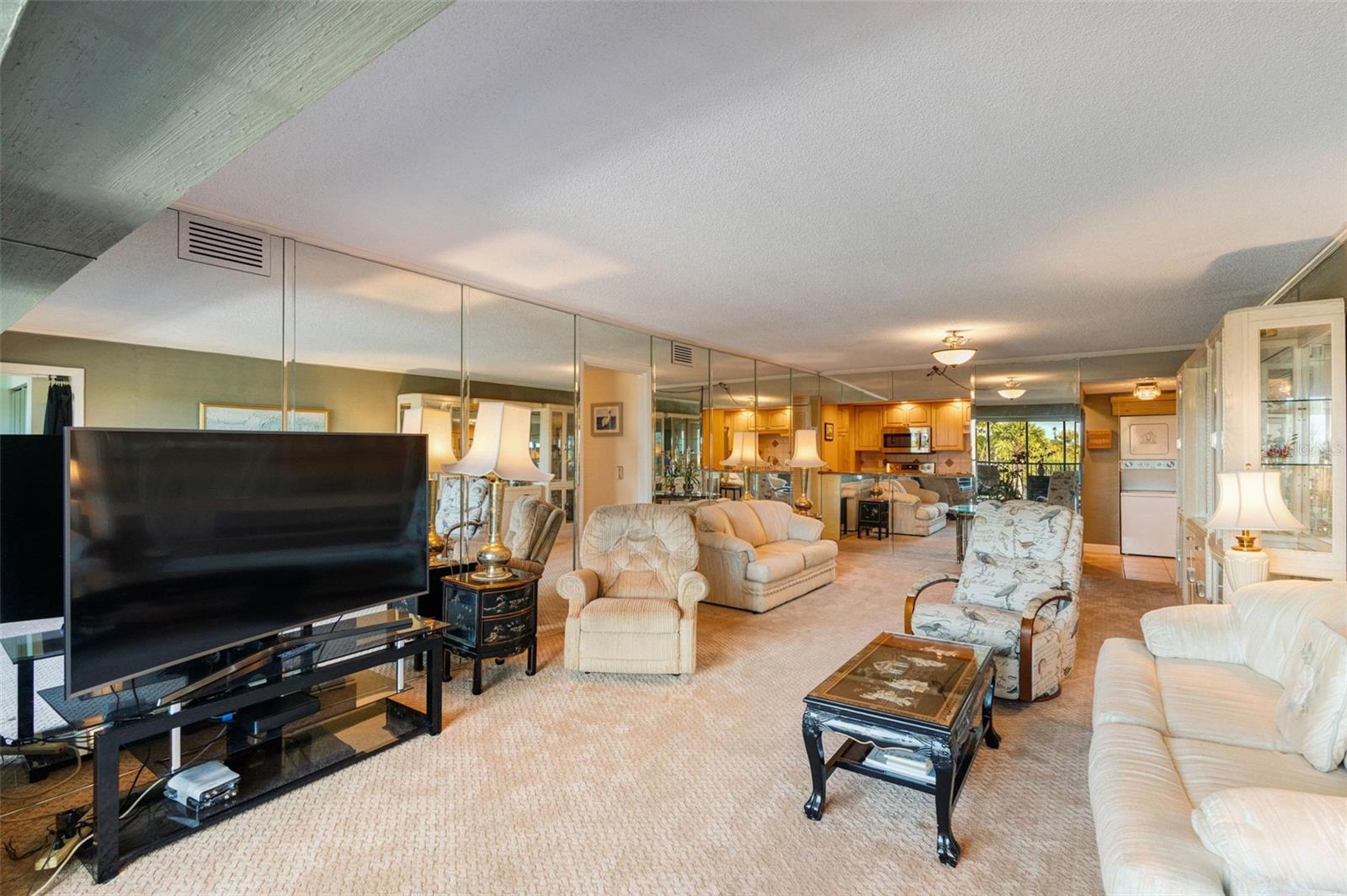 Image 12 of 40 For 5855 Midnight Pass Road 318