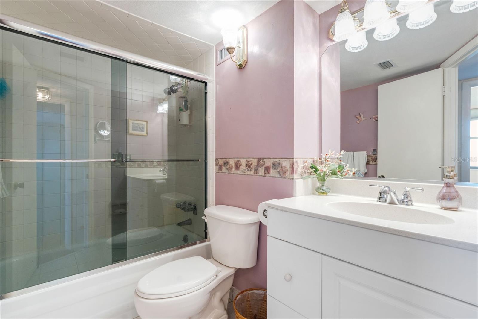 Image 18 of 40 For 5855 Midnight Pass Road 318