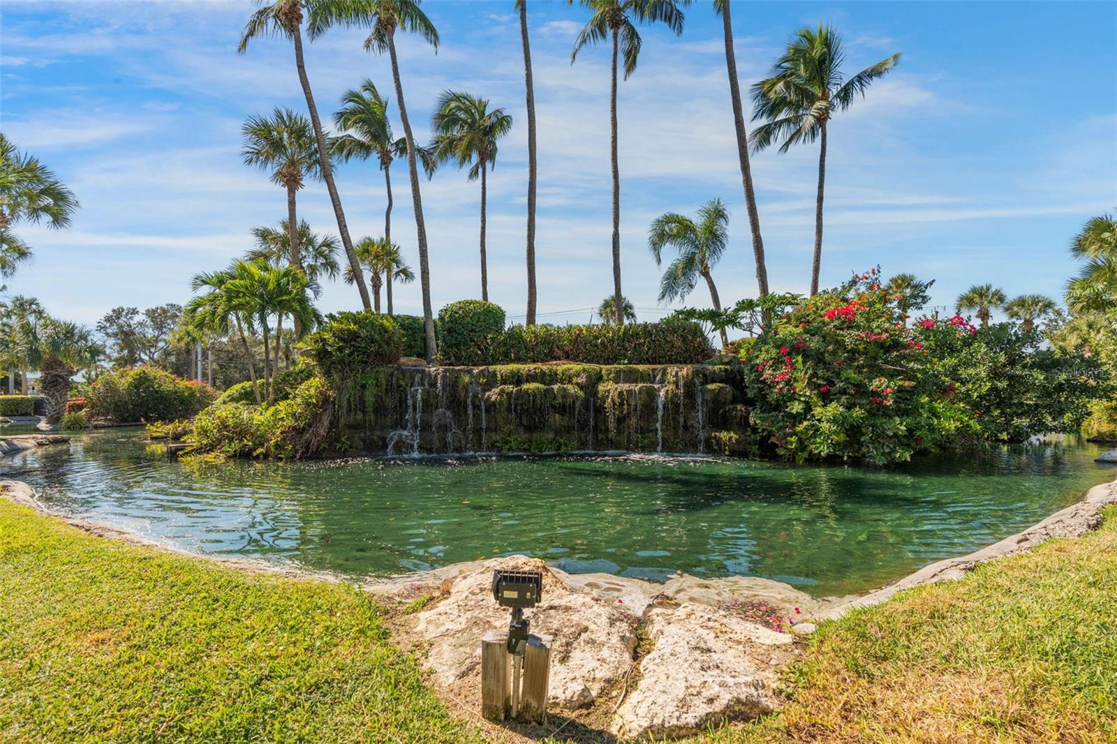 Image 26 of 40 For 5855 Midnight Pass Road 318